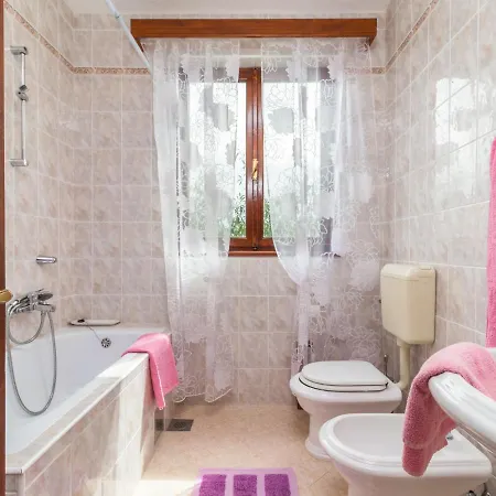 Emanuela - Ipc100 By Interhome