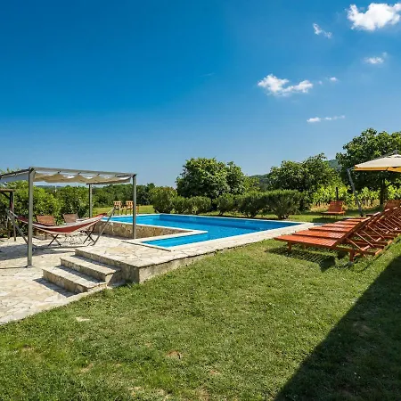 בית נופש Emanuela By Interhome