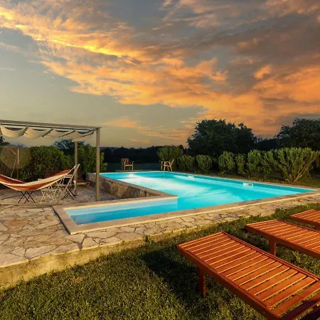 Holiday home Emanuela - Ipc100 By Interhome