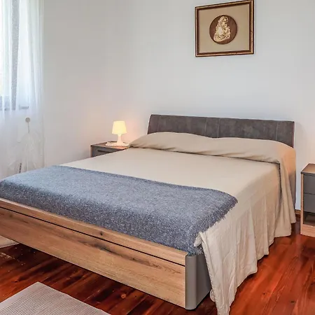 Emanuela By Interhome בית נופש