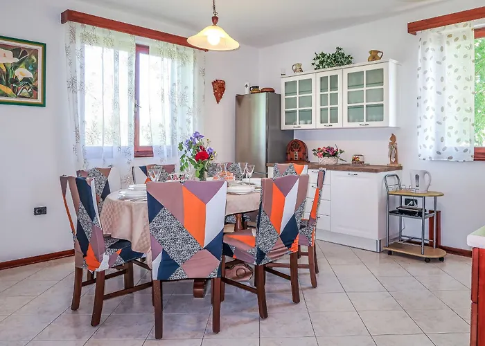 בית נופש Emanuela By Interhome