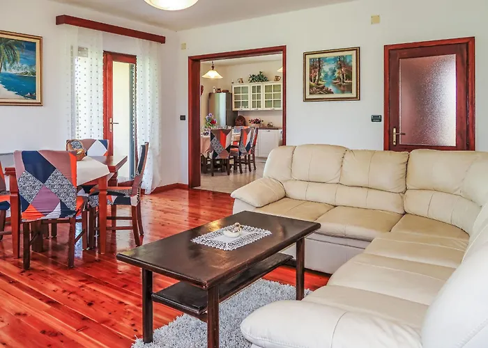 Emanuela By Interhome * Pićan