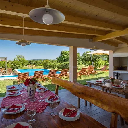 Casa de Férias Emanuela By Interhome Pićan