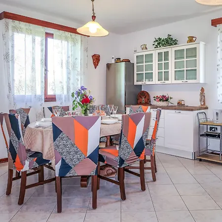 Casa de Férias Emanuela By Interhome
